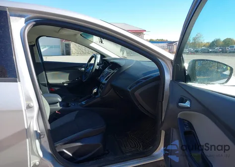 2014 Ford Focus Se z USA, uszkodzony, nr VIN 1FADP3F24EL366062